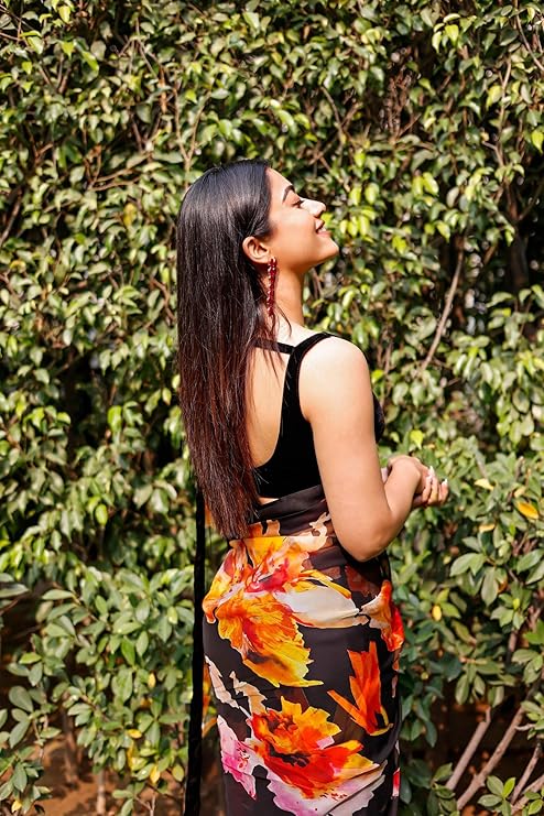 RAJESHWAR FASHION WITH RF Floral Leaf Printed Georgette Sarees For Women With Unstitched Blouse Piece (Black Saree)